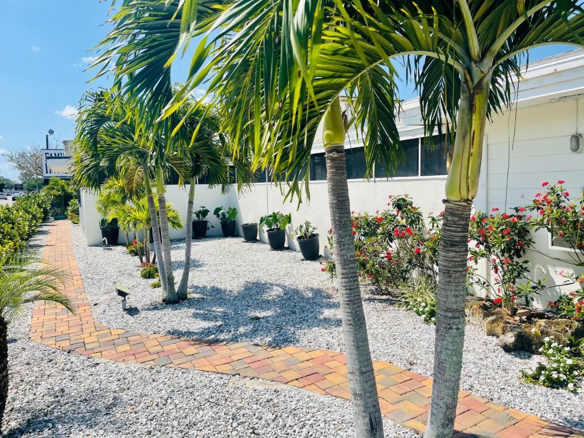 Siesta Inn Sarasota - Indian Beach Exterior photo